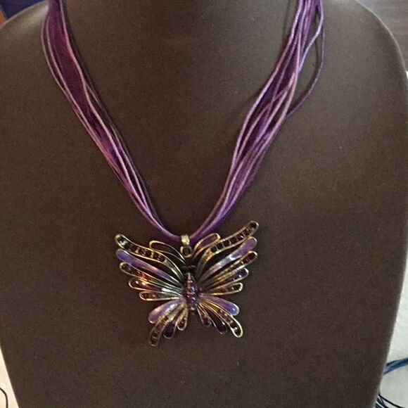 Lot of 3 alloy butterfly necklaces w/cord & ribbn - Picture 8 of 8